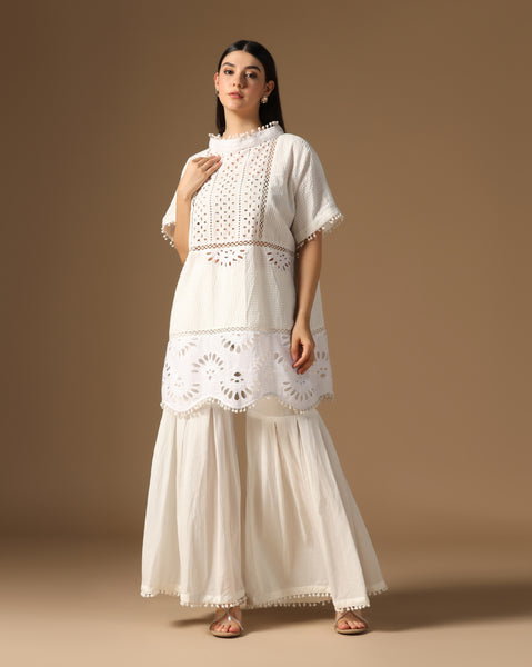 Lacetrace Off-White Ensemble