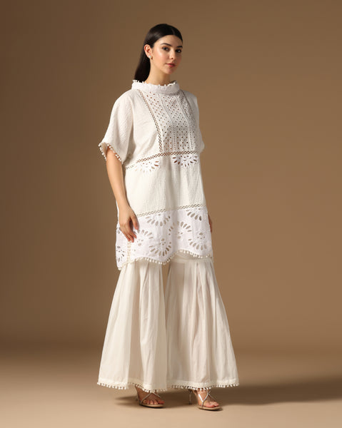 Lacetrace Off-White Ensemble