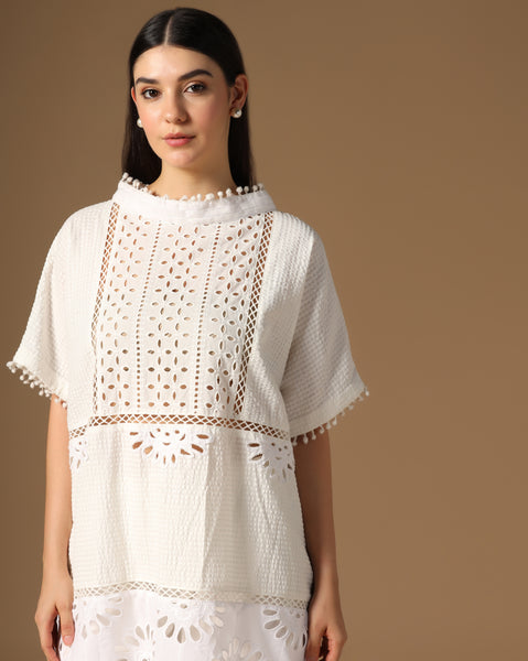 Lacetrace Off-White Ensemble