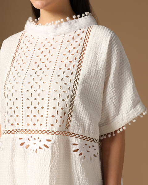 Lacetrace Off-White Ensemble