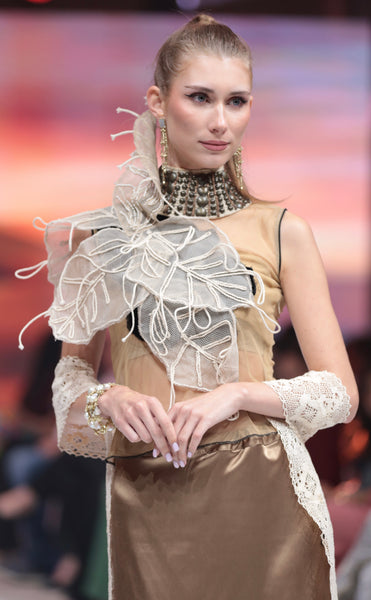 Mesh top with 3d leaf appliqué